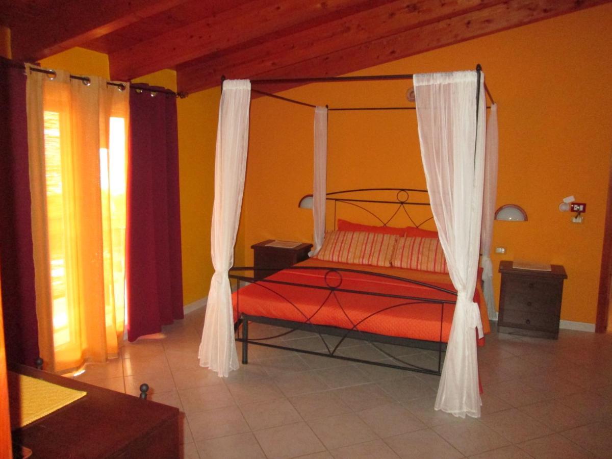 B&B Le Terrazze Isola Di S. Antioco Сант-Антиоко Экстерьер фото